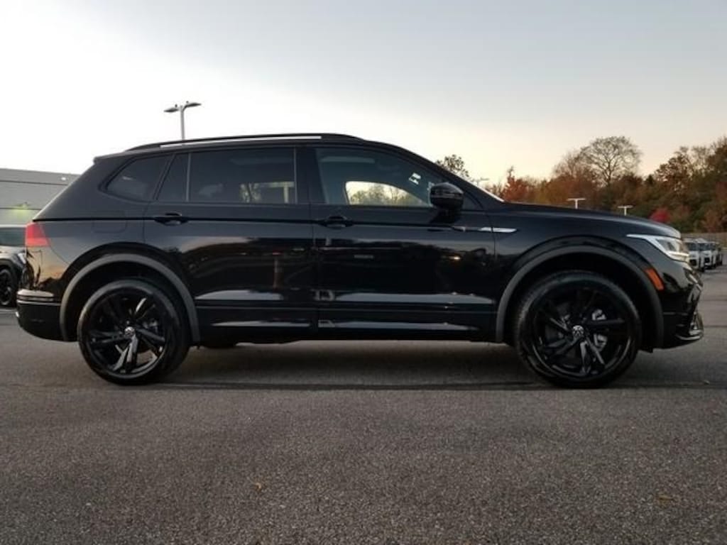 Certified 2023 Volkswagen Tiguan 2.0T SE R-Line Black SUV