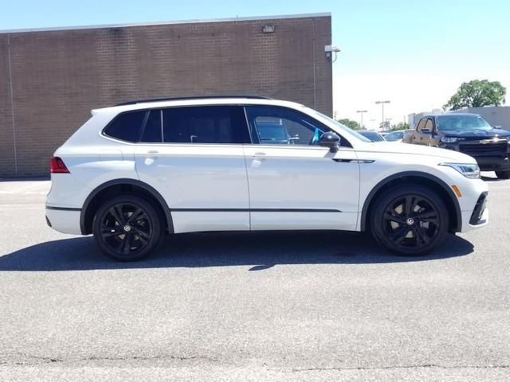 Used 2023 Volkswagen Tiguan 2.0T SE R-Line Black SUV