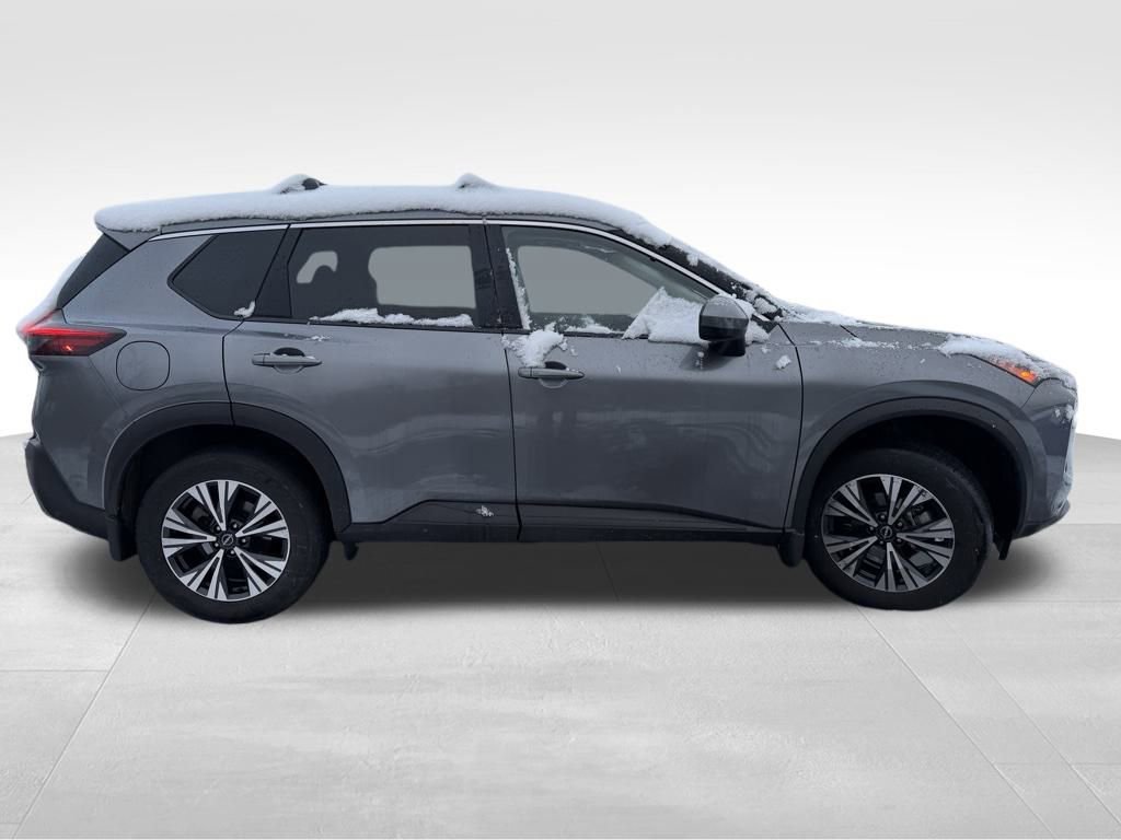 2023 Nissan Rogue SV photo 4