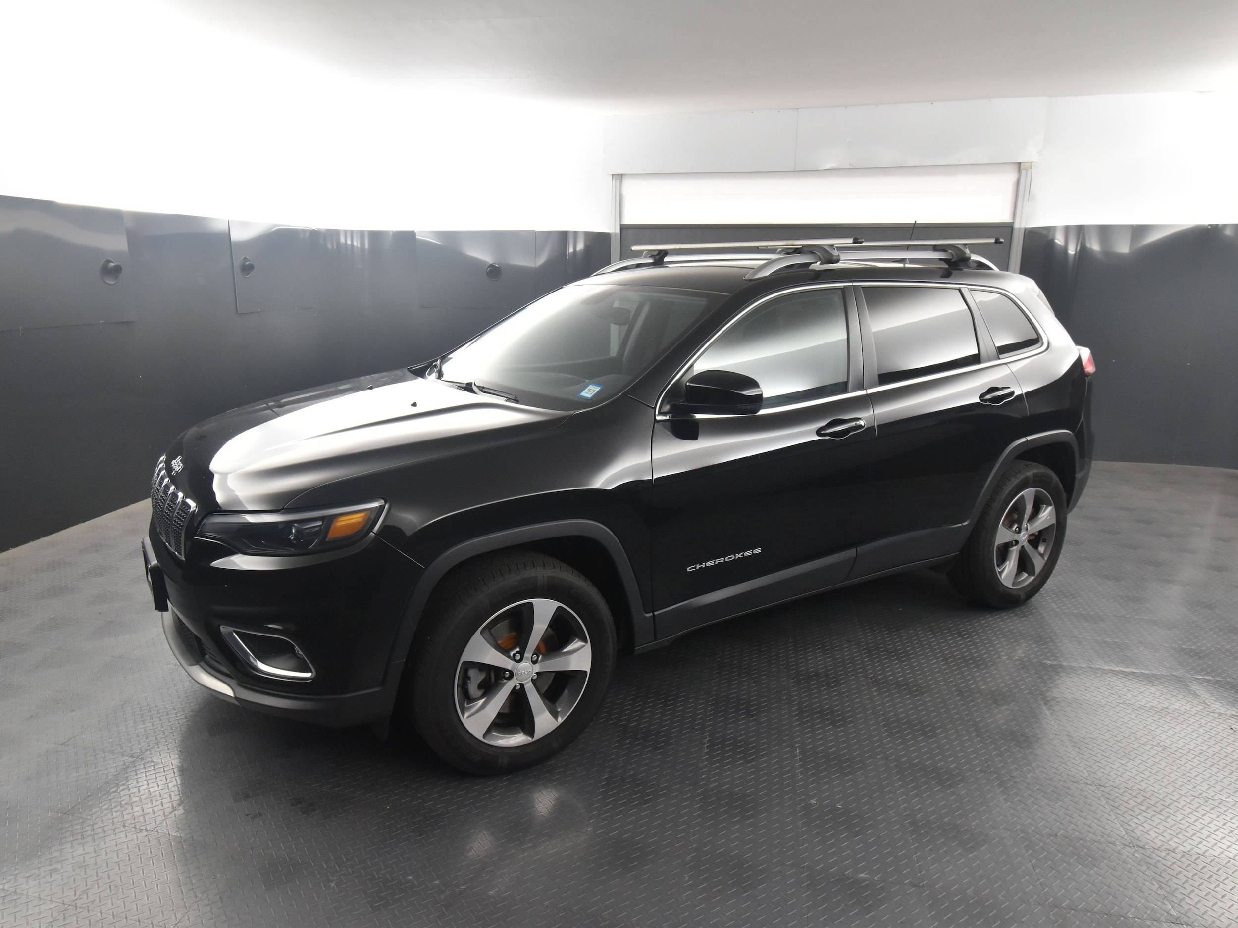 Used 2020 Jeep Cherokee Limited with VIN 1C4PJMDX3LD558836 for sale in Rochester, NY