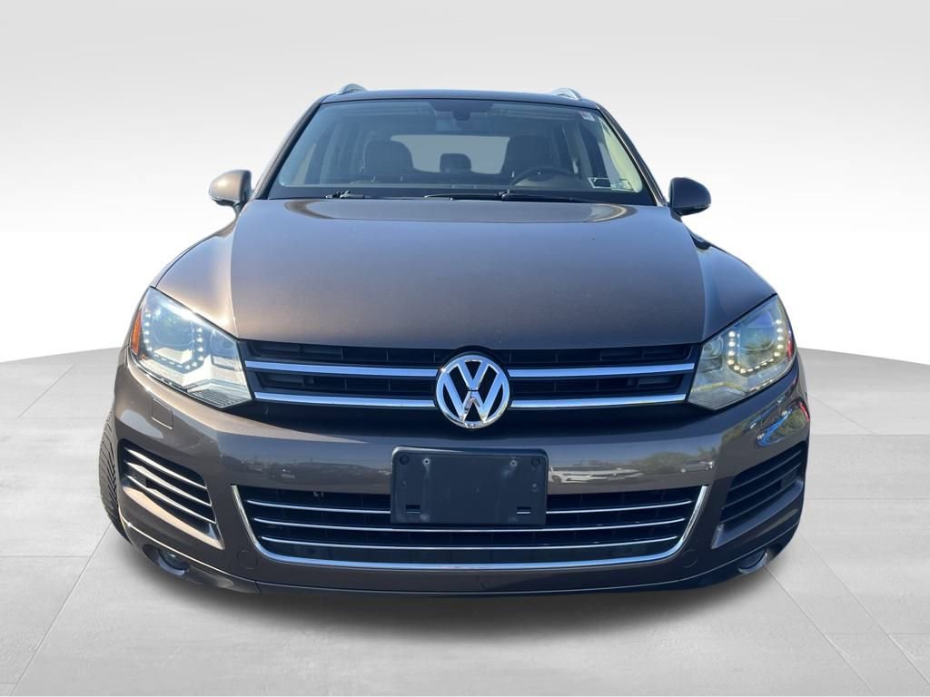 2011 Volkswagen Touareg VR6 photo 2
