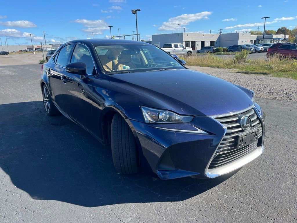 2017 Lexus IS 300 photo 3