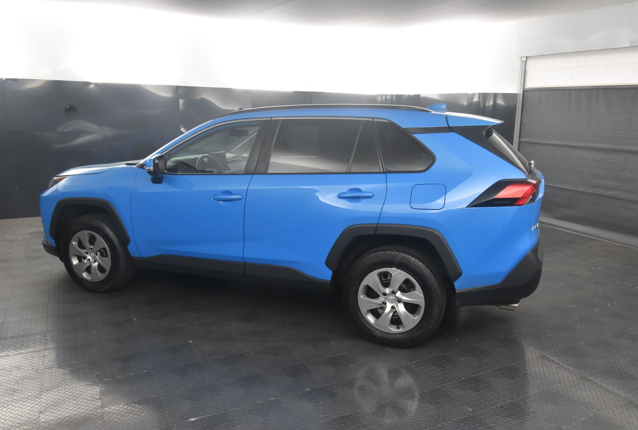 Used 2019 Toyota RAV4 LE with VIN 2T3G1RFV0KW033257 for sale in Rochester, NY