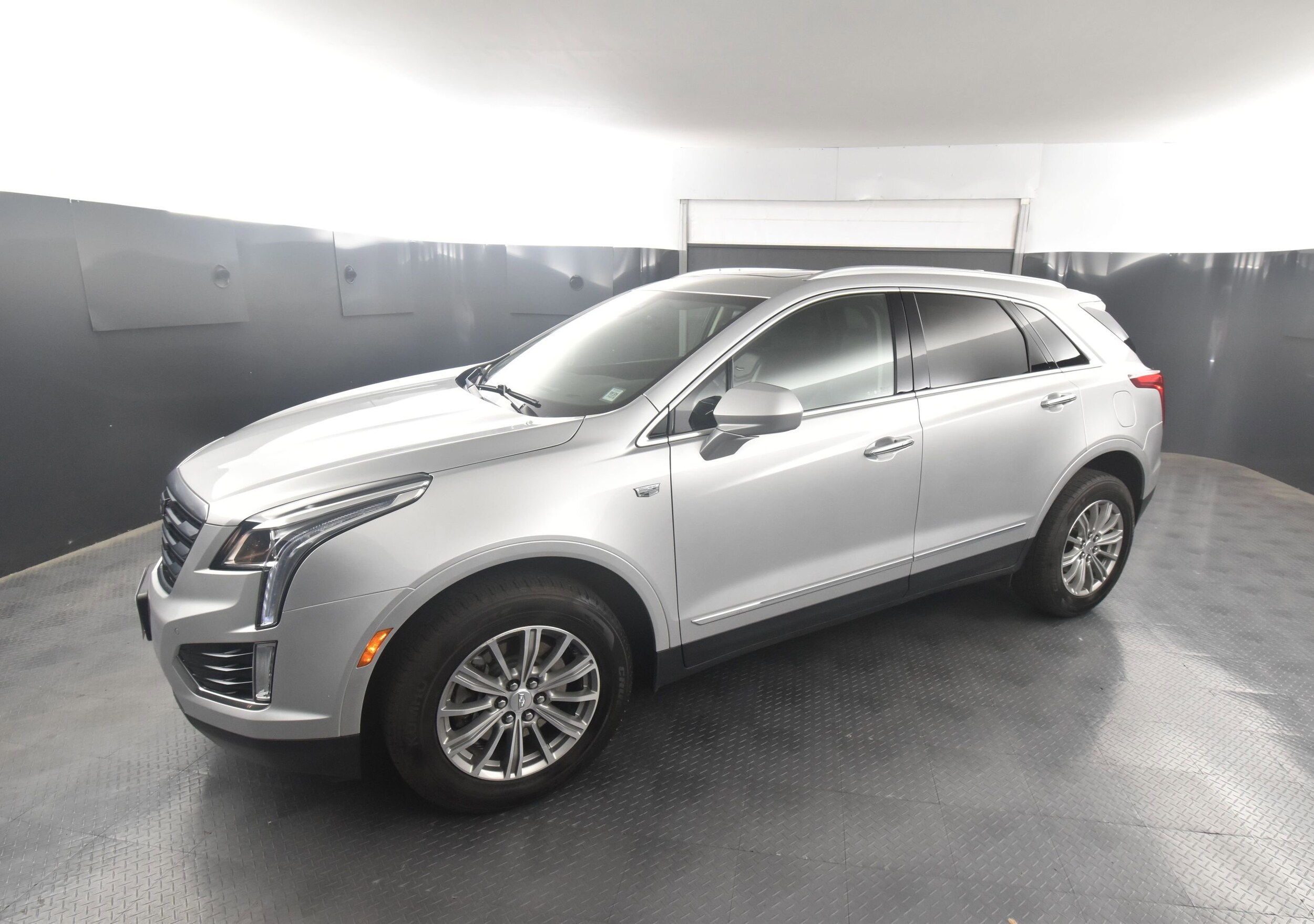 2019 Cadillac XT5 Luxury photo 2