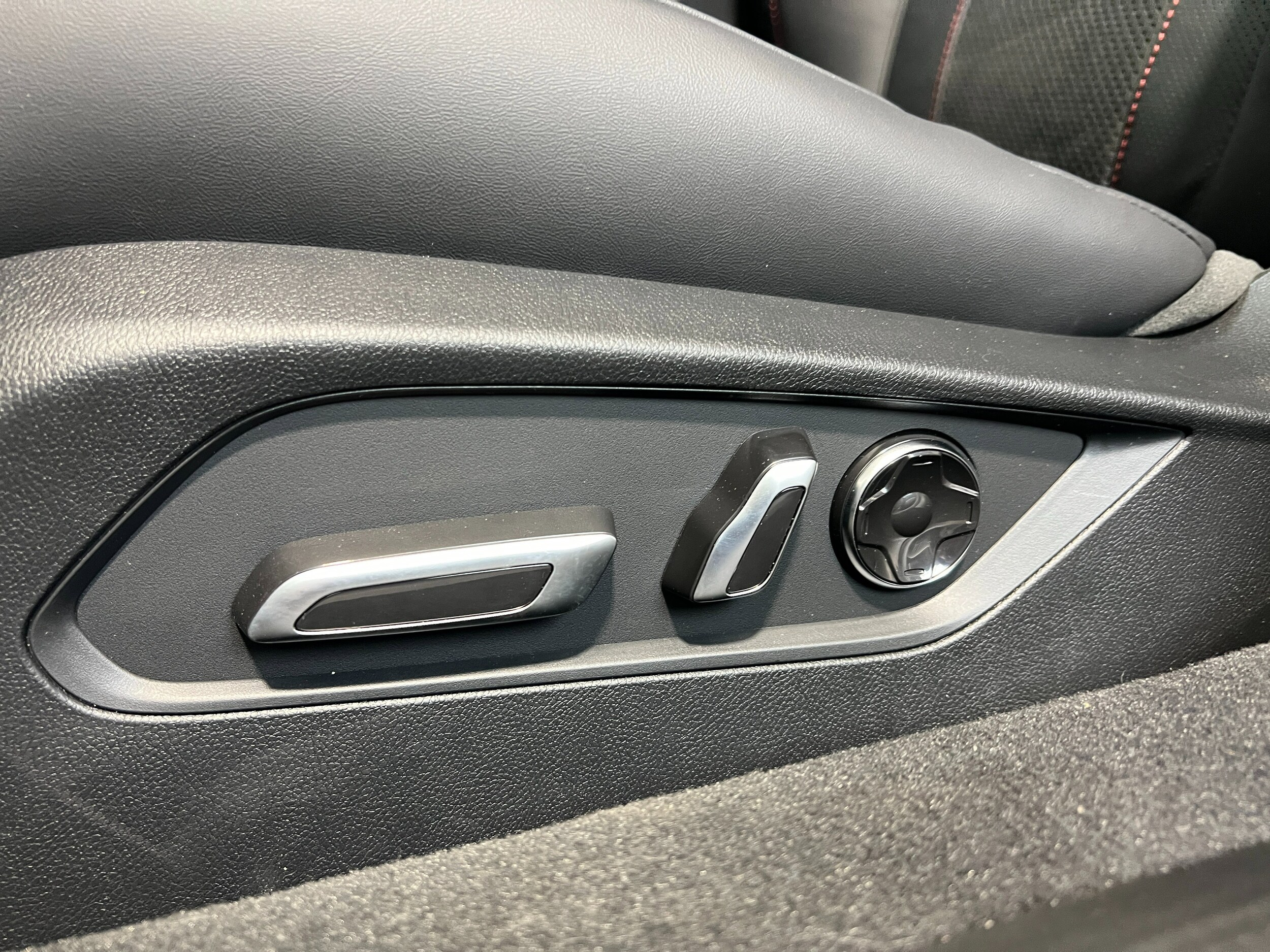 2025 Acura TLX A-Spec Package - Photo 11