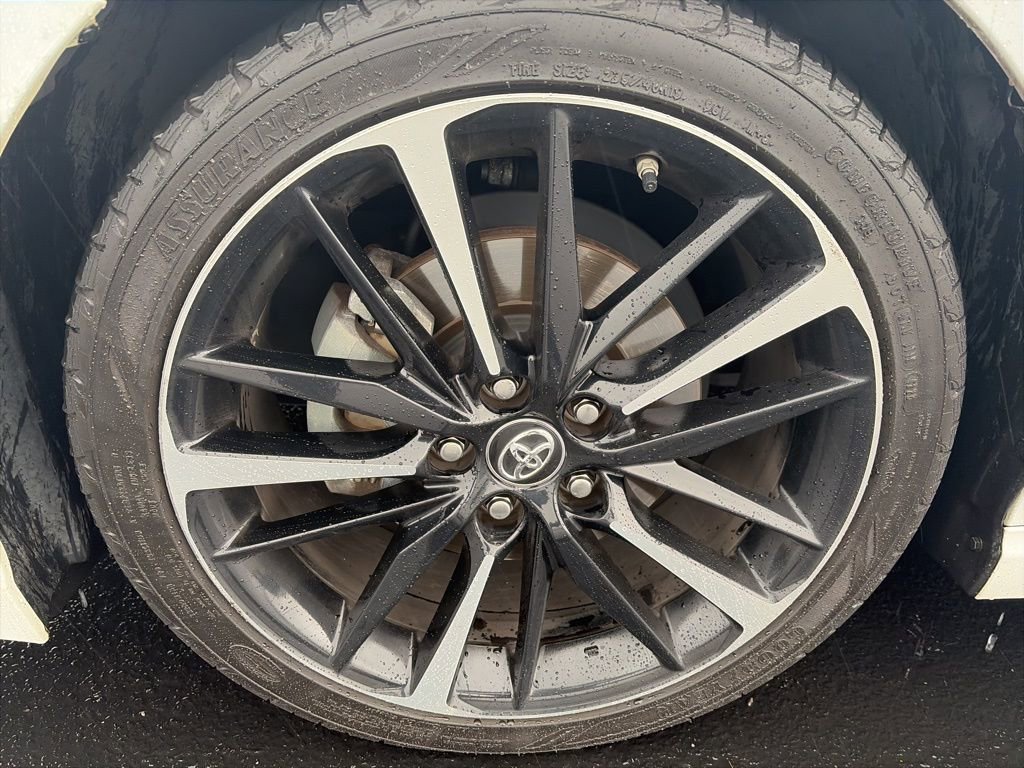 2018 Toyota Camry XSE V6 photo 2