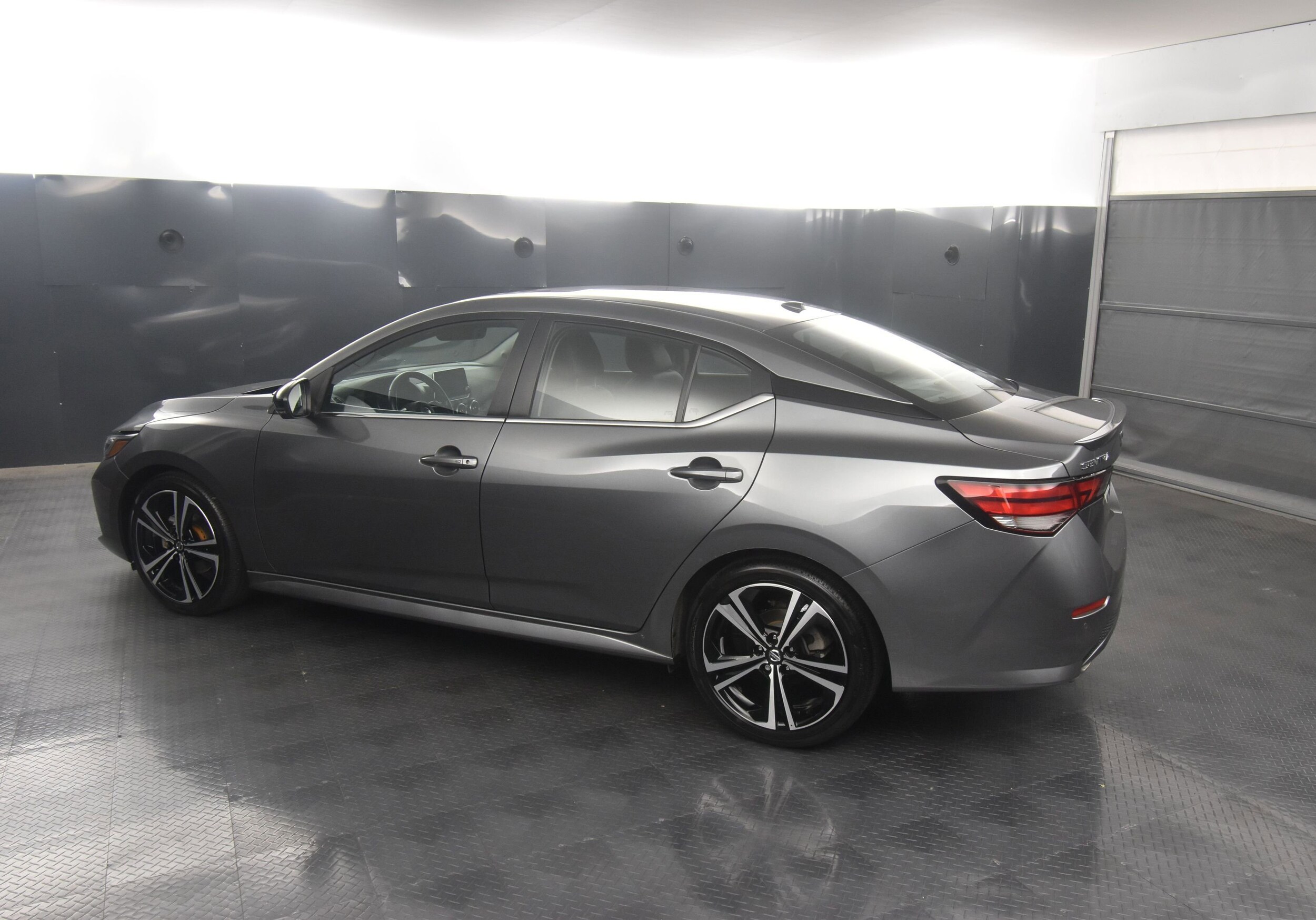 2023 Nissan Sentra SR photo 3