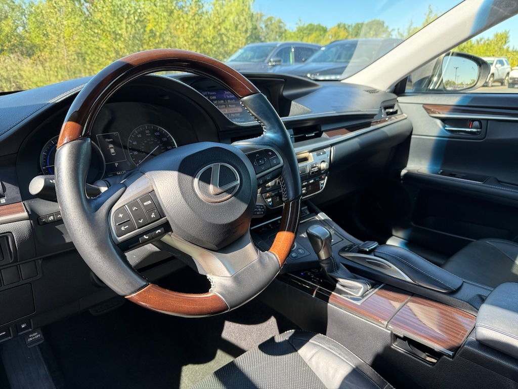 Used 2018 Lexus ES 300h Sedan