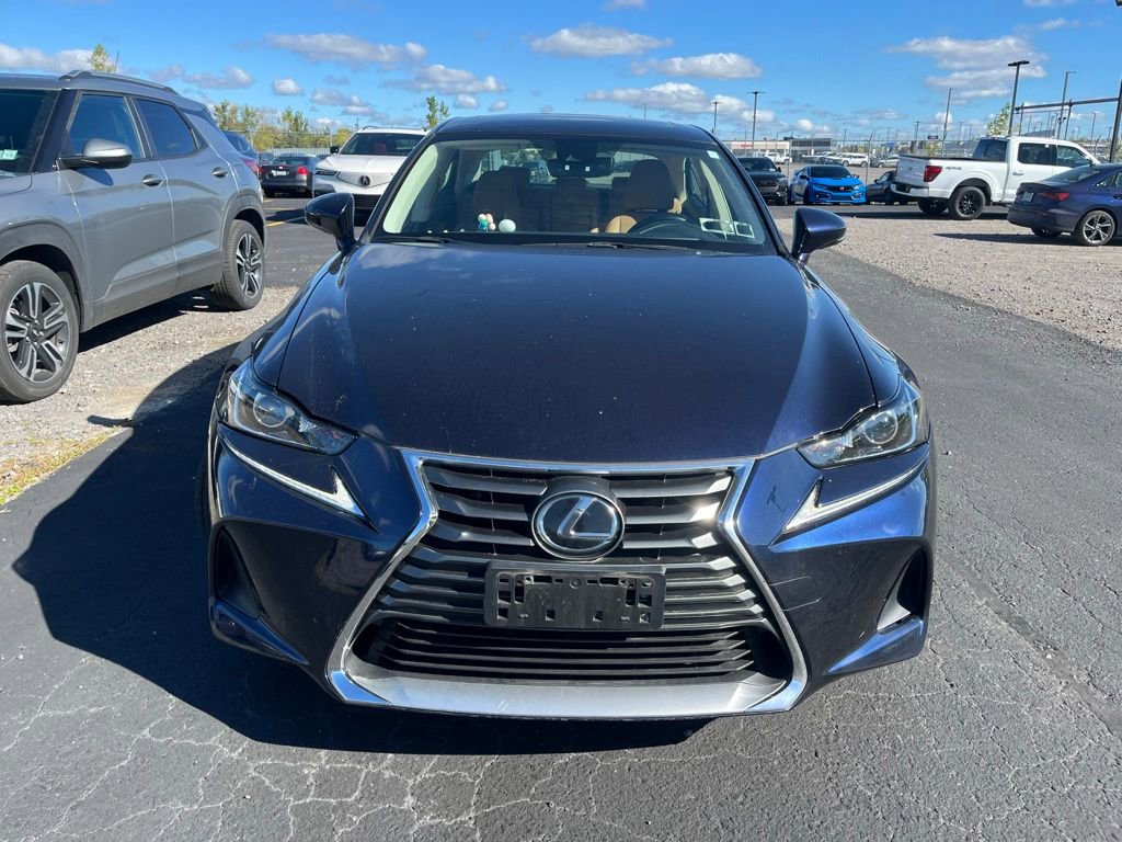 2017 Lexus IS 300 photo 2