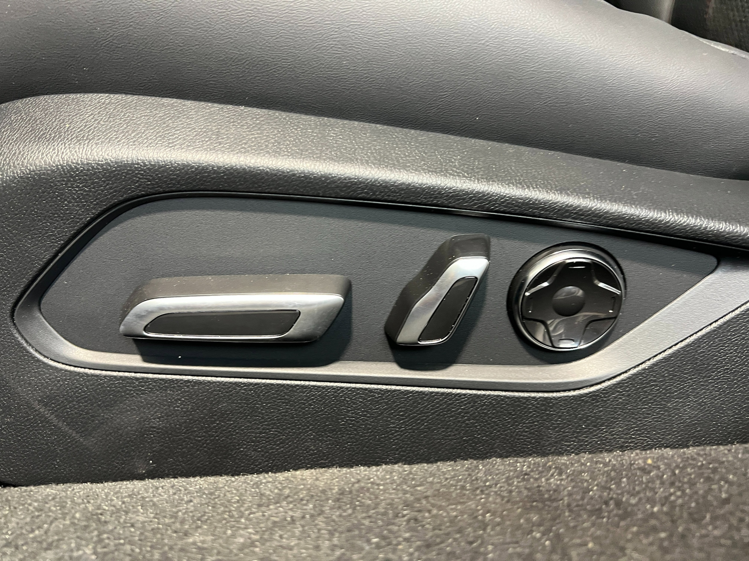 2025 Acura TLX A-Spec Package - Photo 11