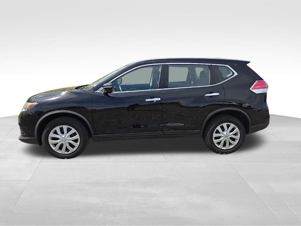 Used 2015 Nissan Rogue S with VIN KNMAT2MV1FP578735 for sale in Rochester, NY