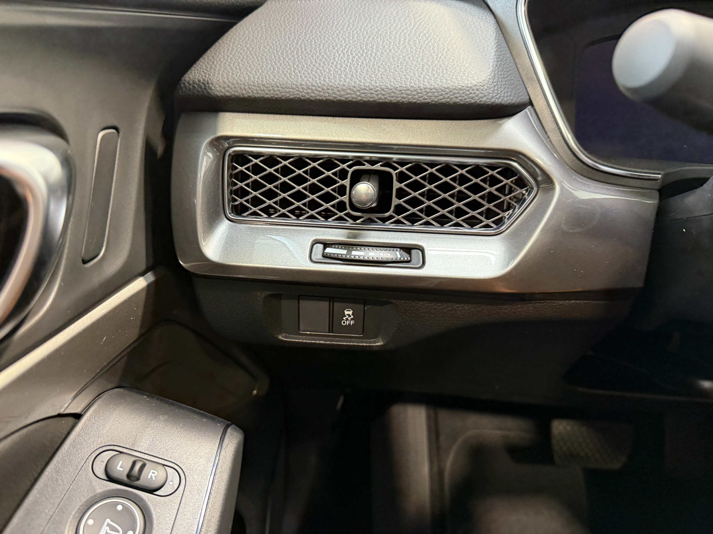 2026 Acura Integra Base - Photo 17