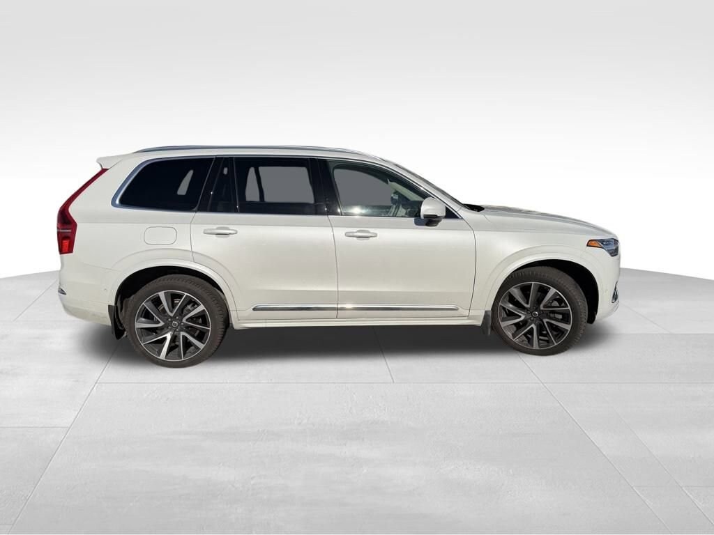 2023 Volvo XC90 AWD Plus photo 4