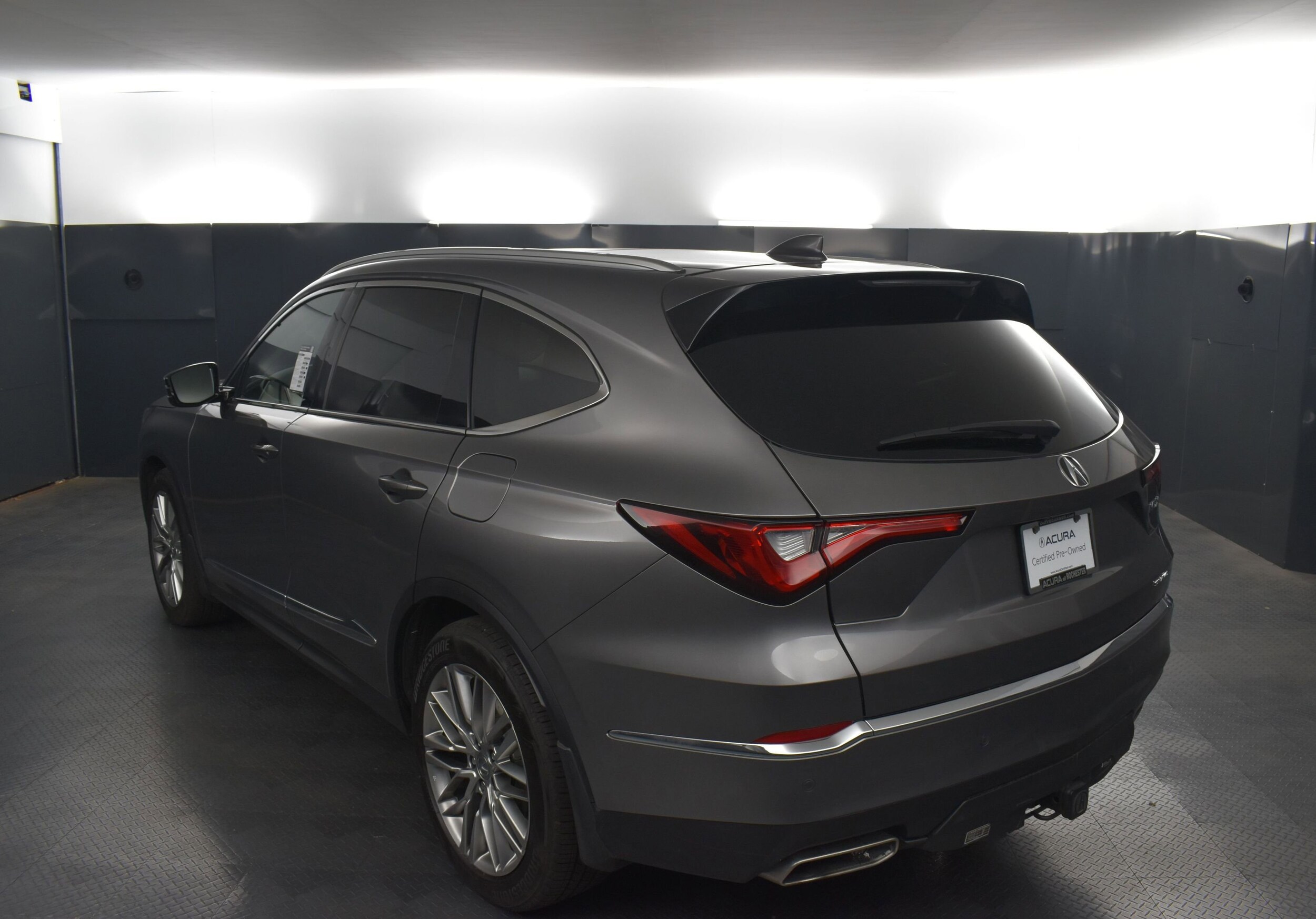 2023 Acura MDX SH-AWD Advance photo 3