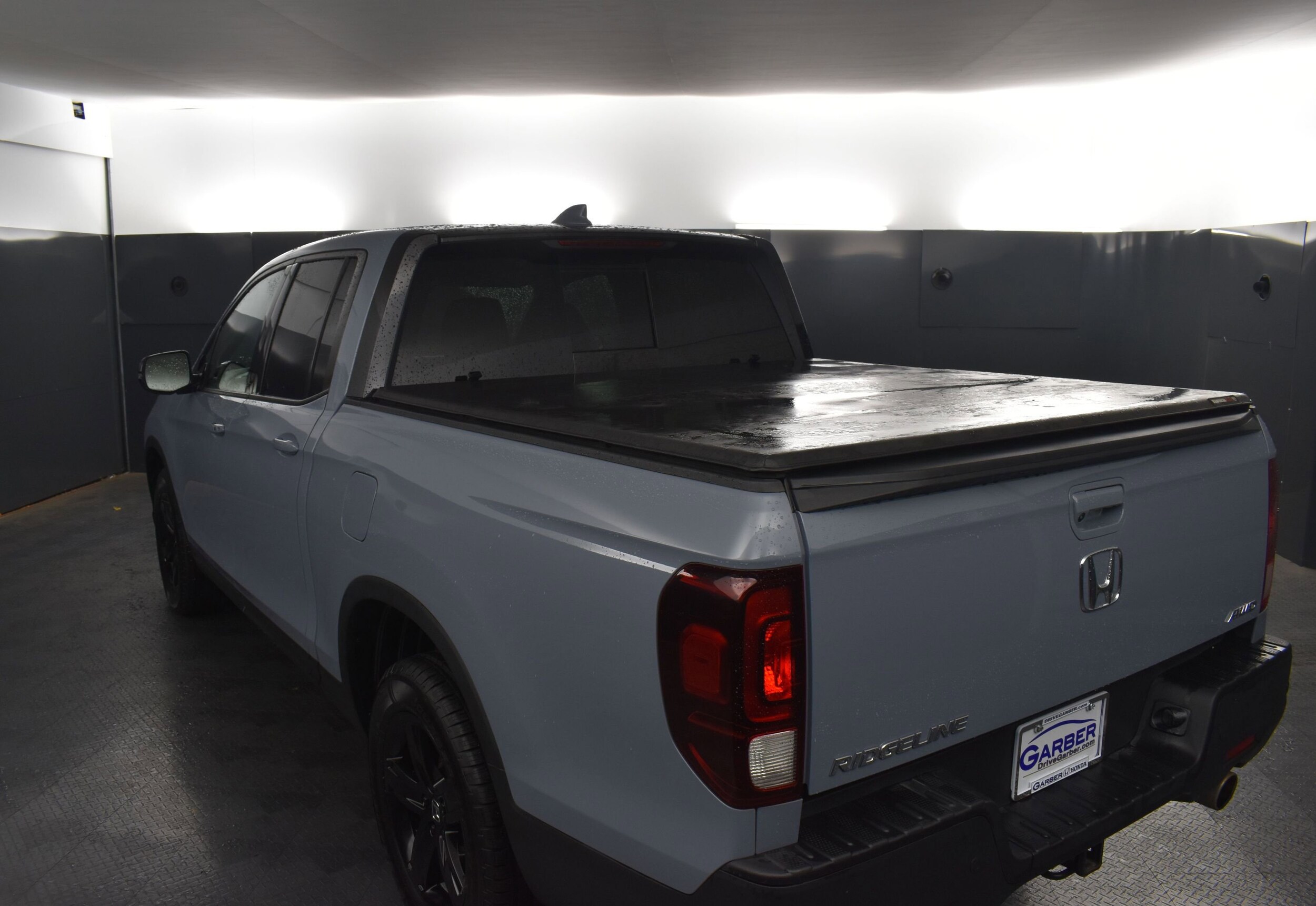 2023 Honda Ridgeline Black Edition photo 3