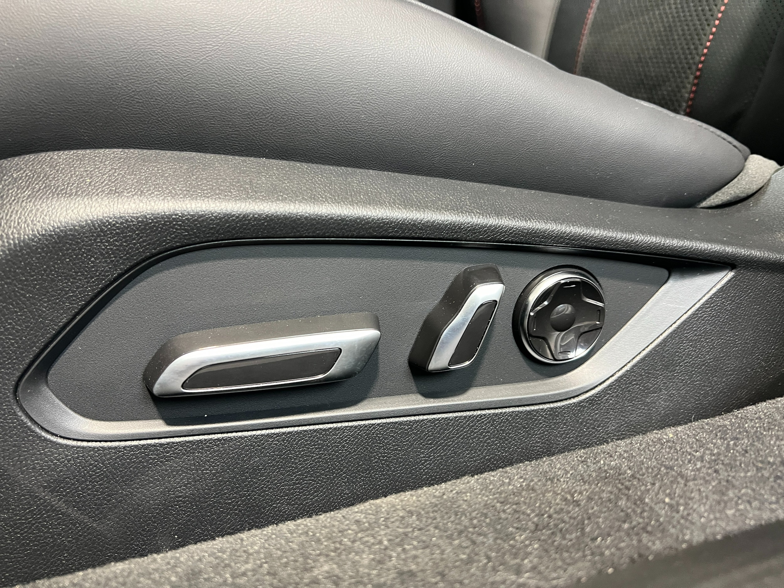 2025 Acura TLX A-Spec Package - Photo 8