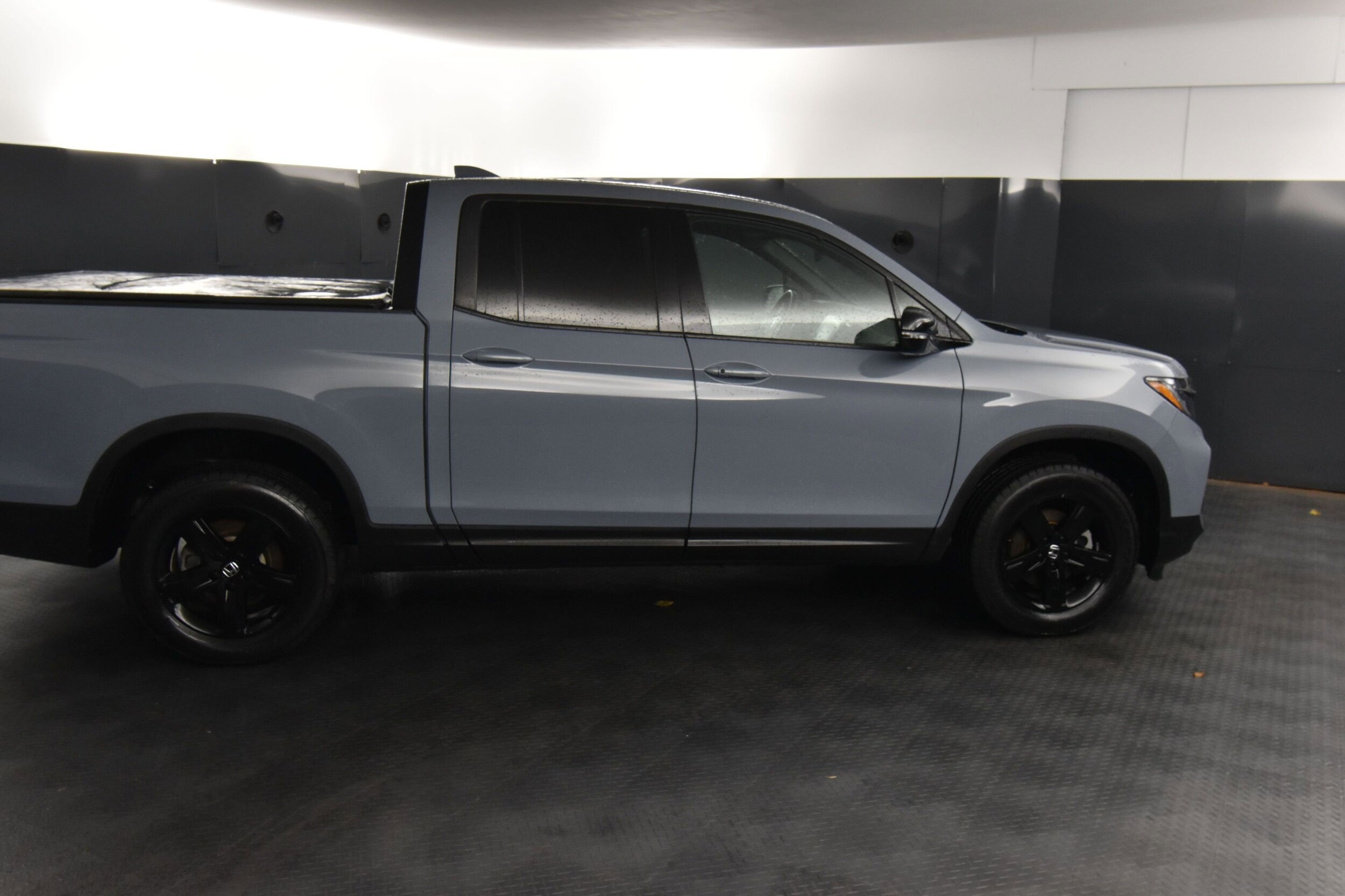 2023 Honda Ridgeline Black Edition photo 4