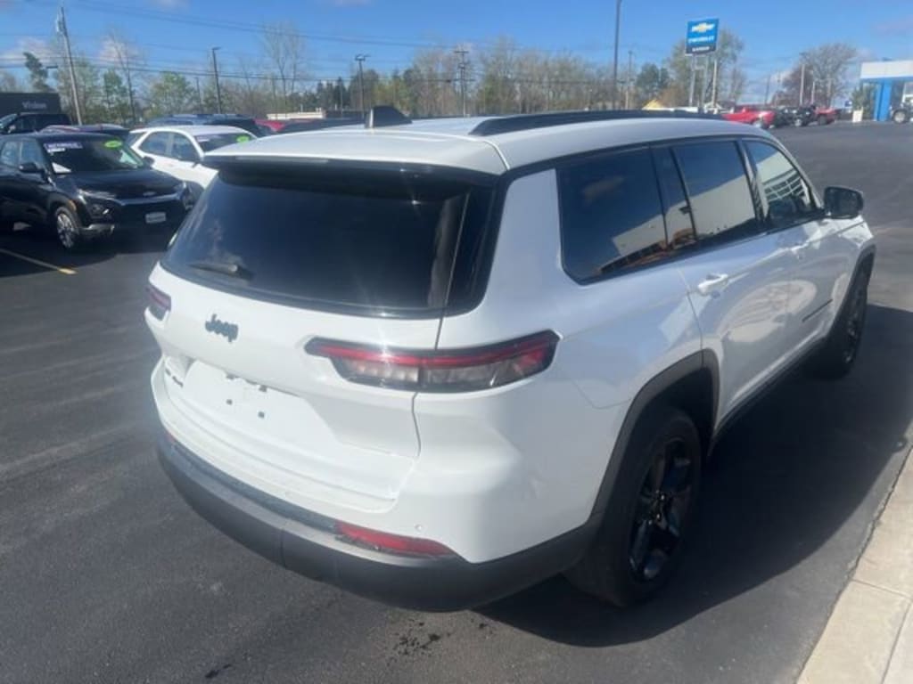 Used 2023 Jeep Grand Cherokee L Altitude SUV