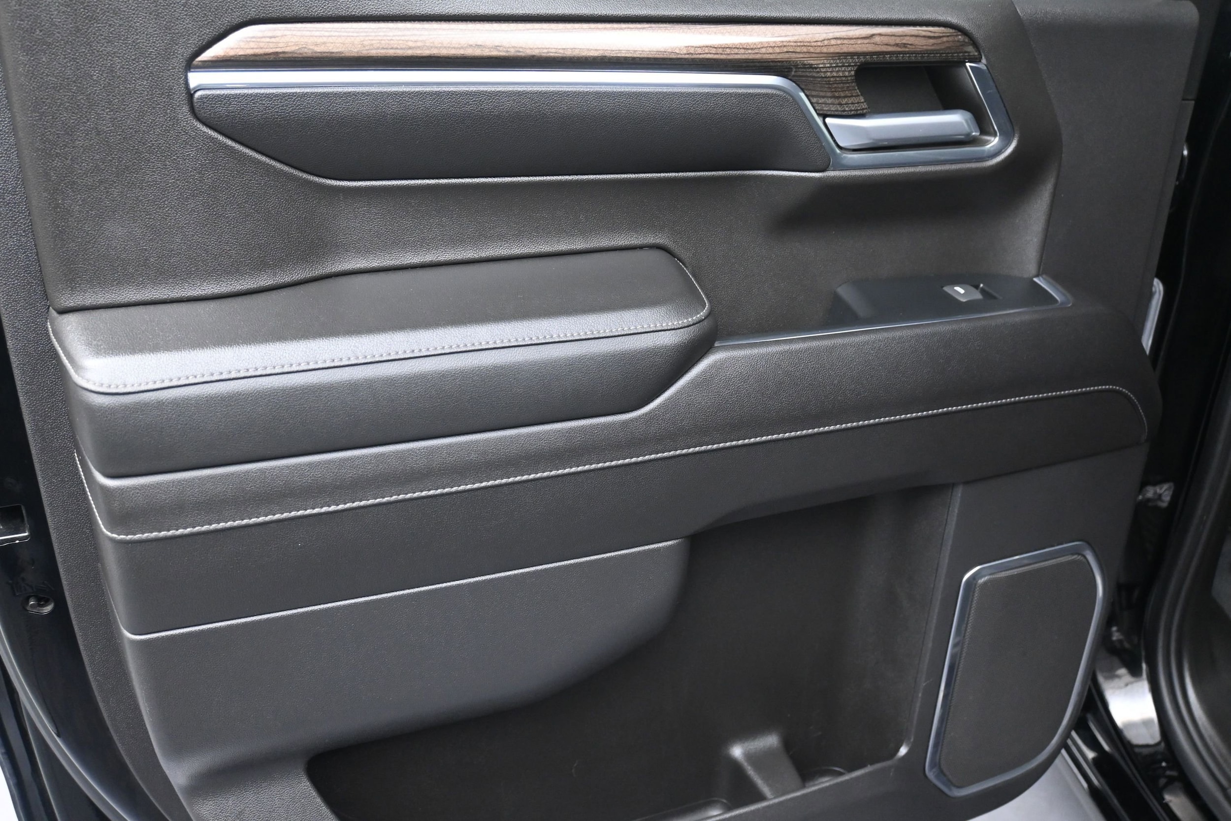 2023 Chevrolet Silverado 1500 LT - Photo 16