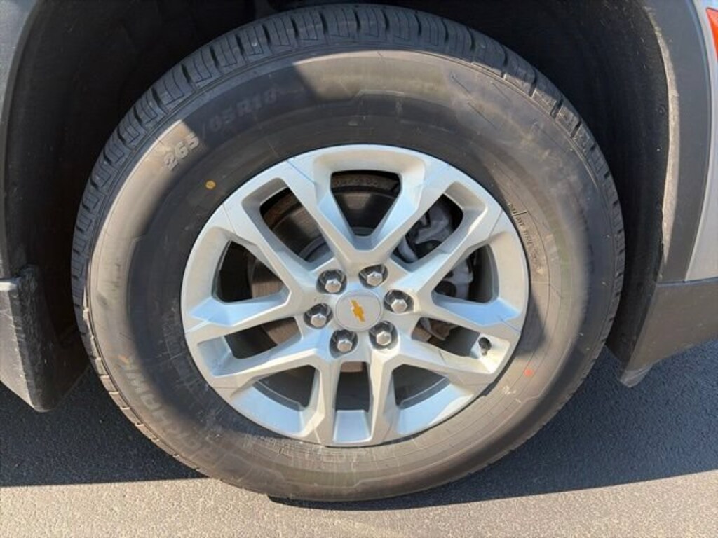 Used 2023 Chevrolet Traverse LS SUV