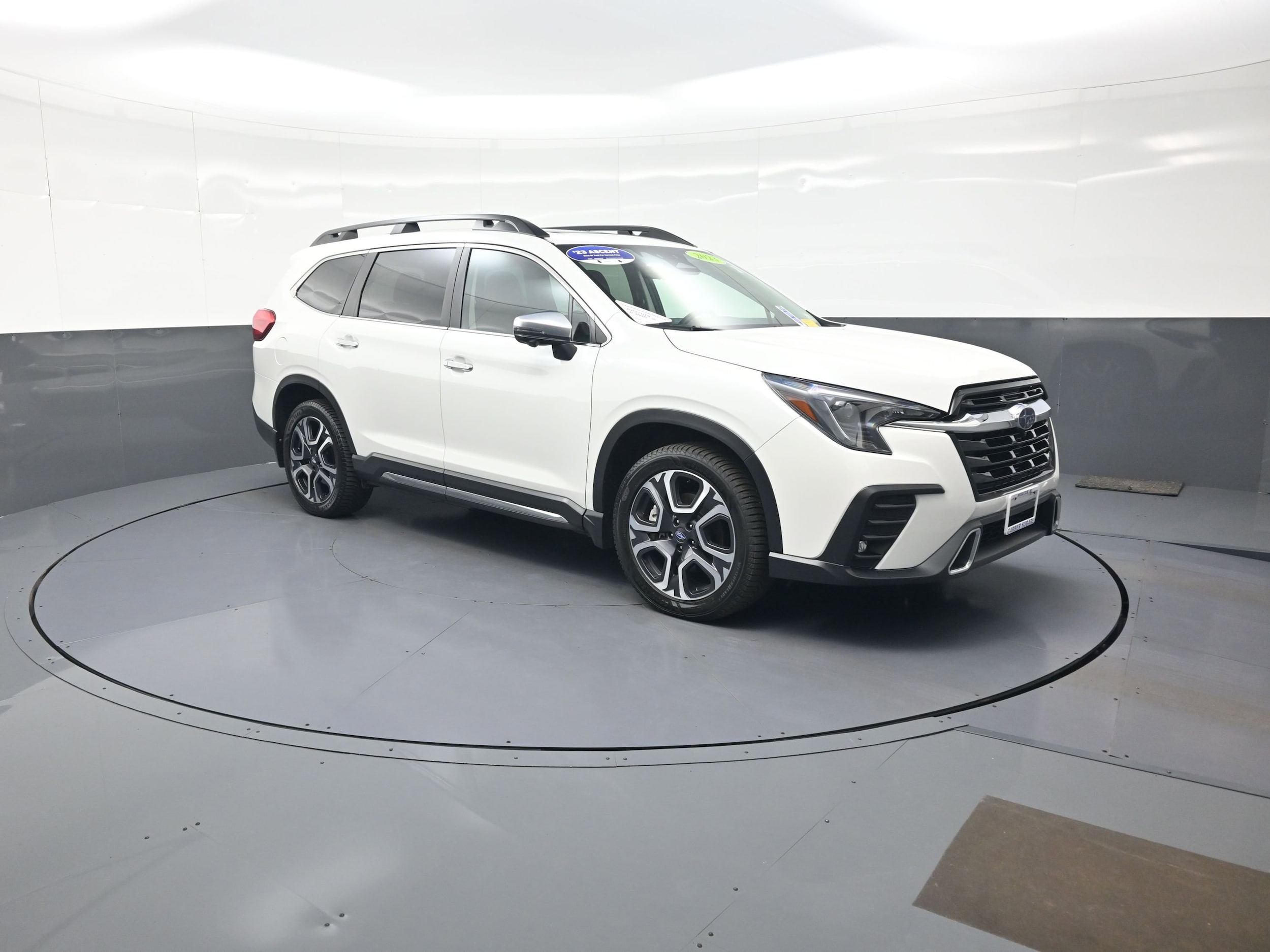 2023 Subaru Ascent Touring's photo