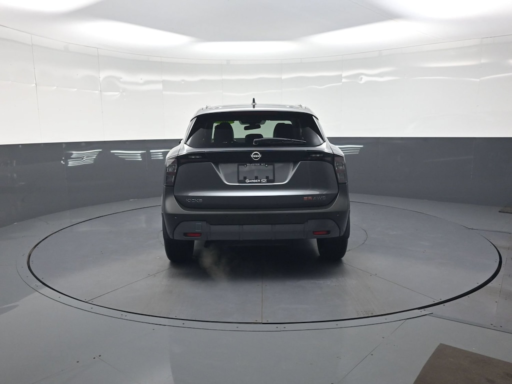 Used 2025 Nissan Kicks SR SUV