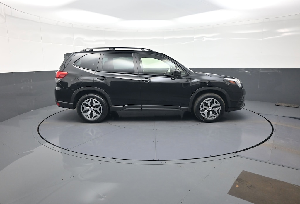 Used 2023 Subaru Forester Premium SUV