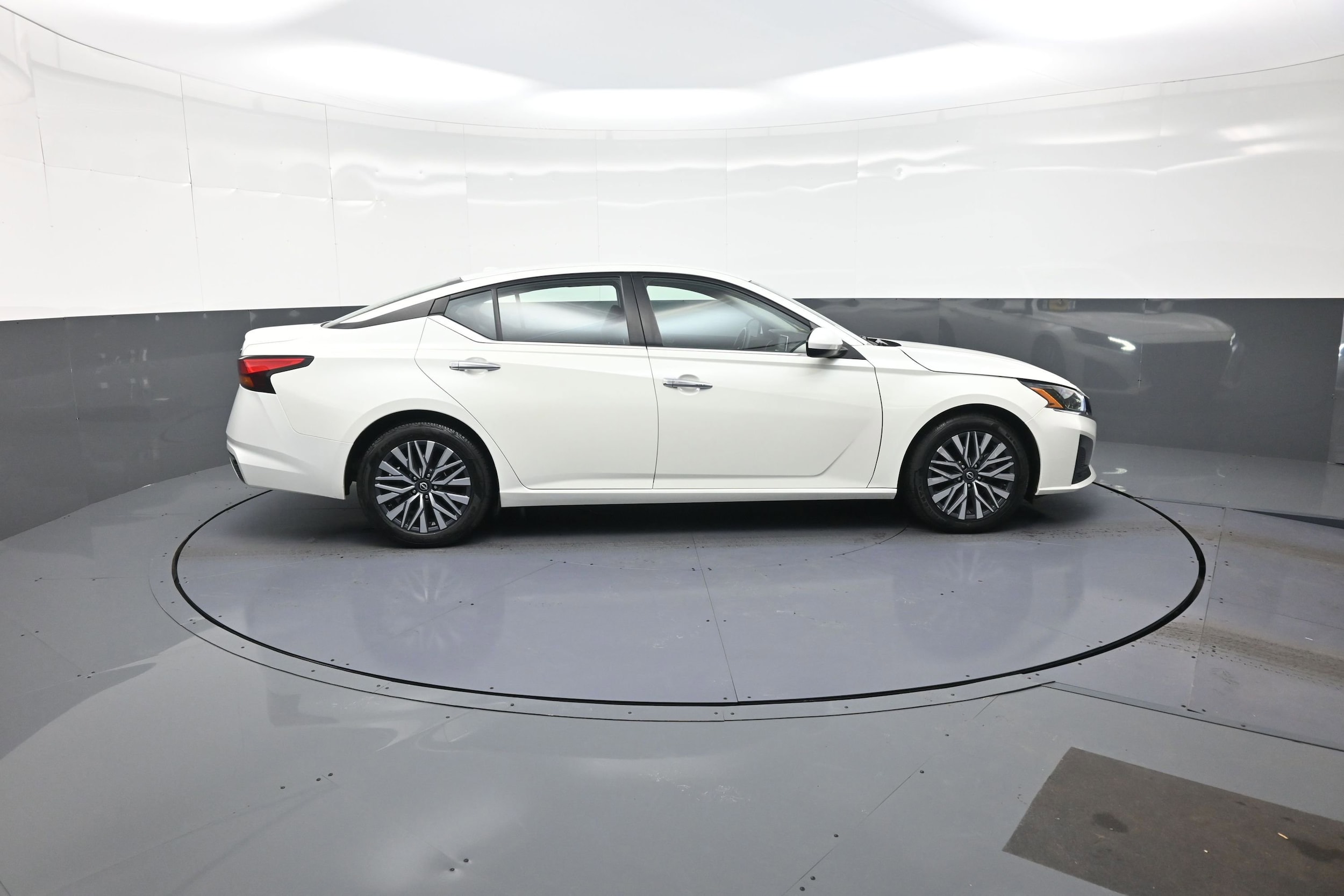 Used 2023 Nissan Altima SV with VIN 1N4BL4DV9PN366152 for sale in Webster, NY