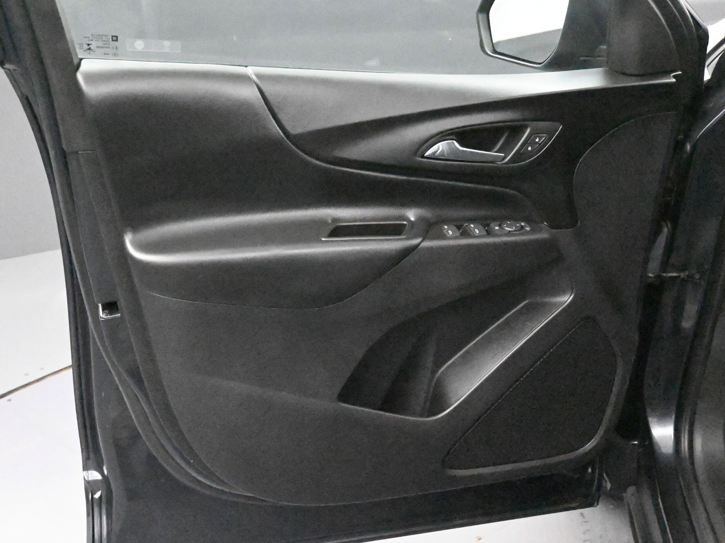 2023 Chevrolet Equinox LT - Photo 16