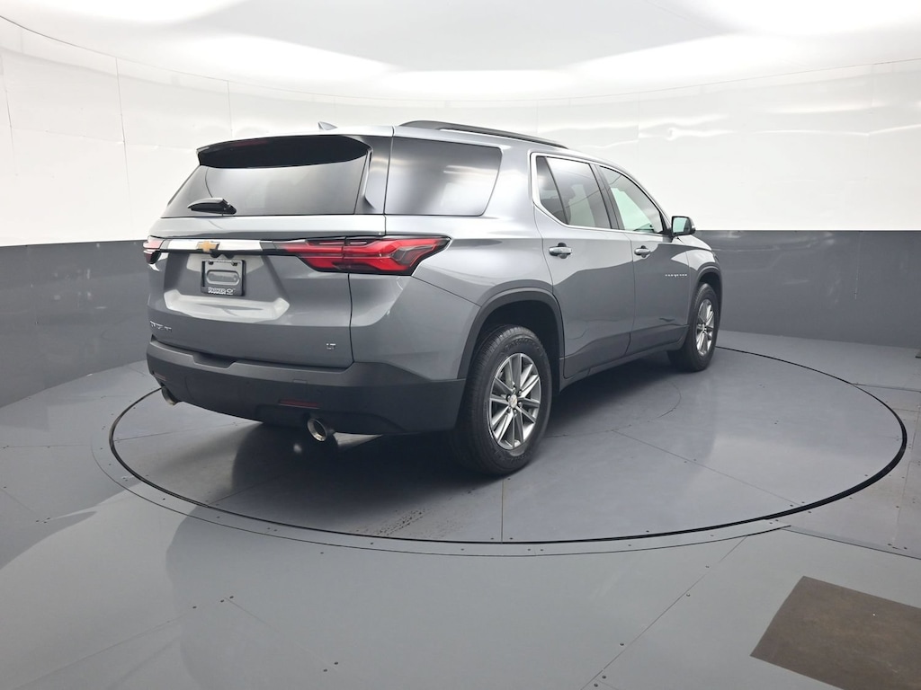 Used 2023 Chevrolet Traverse LT SUV