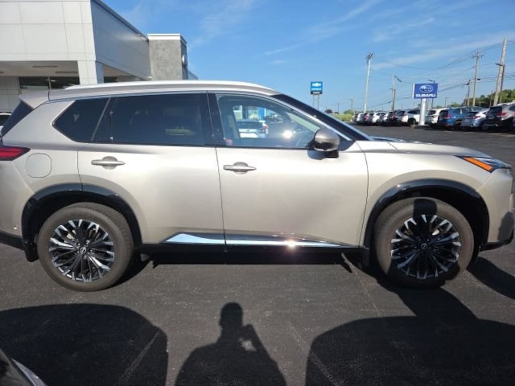 Used 2024 Nissan Rogue Platinum SUV