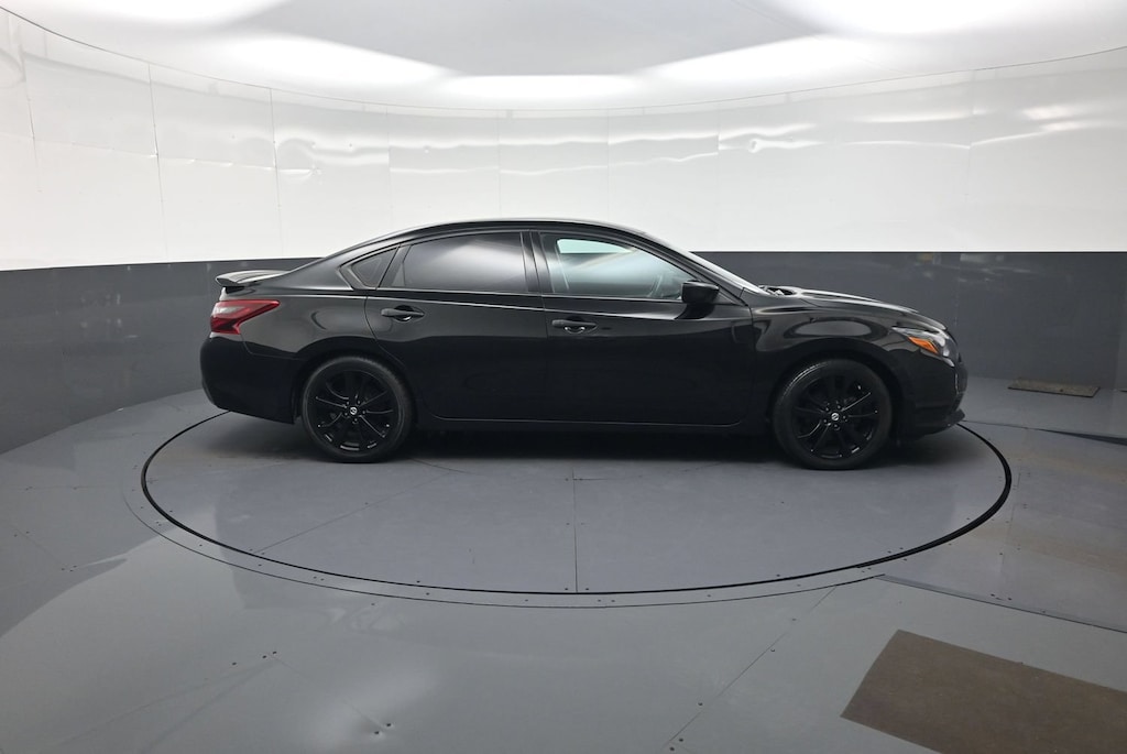 Used 2017 Nissan Altima 2.5 SR Sedan