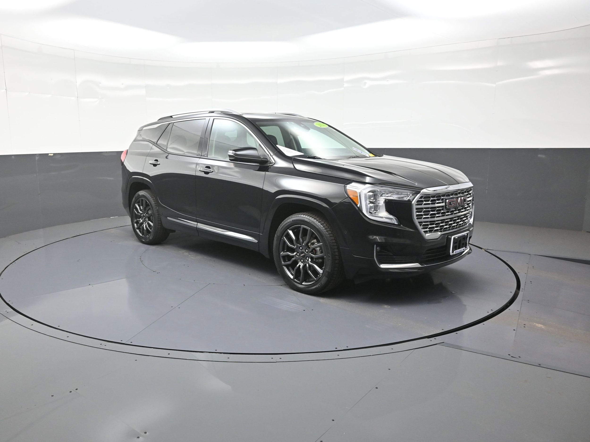 2023 GMC Terrain Denali's photo