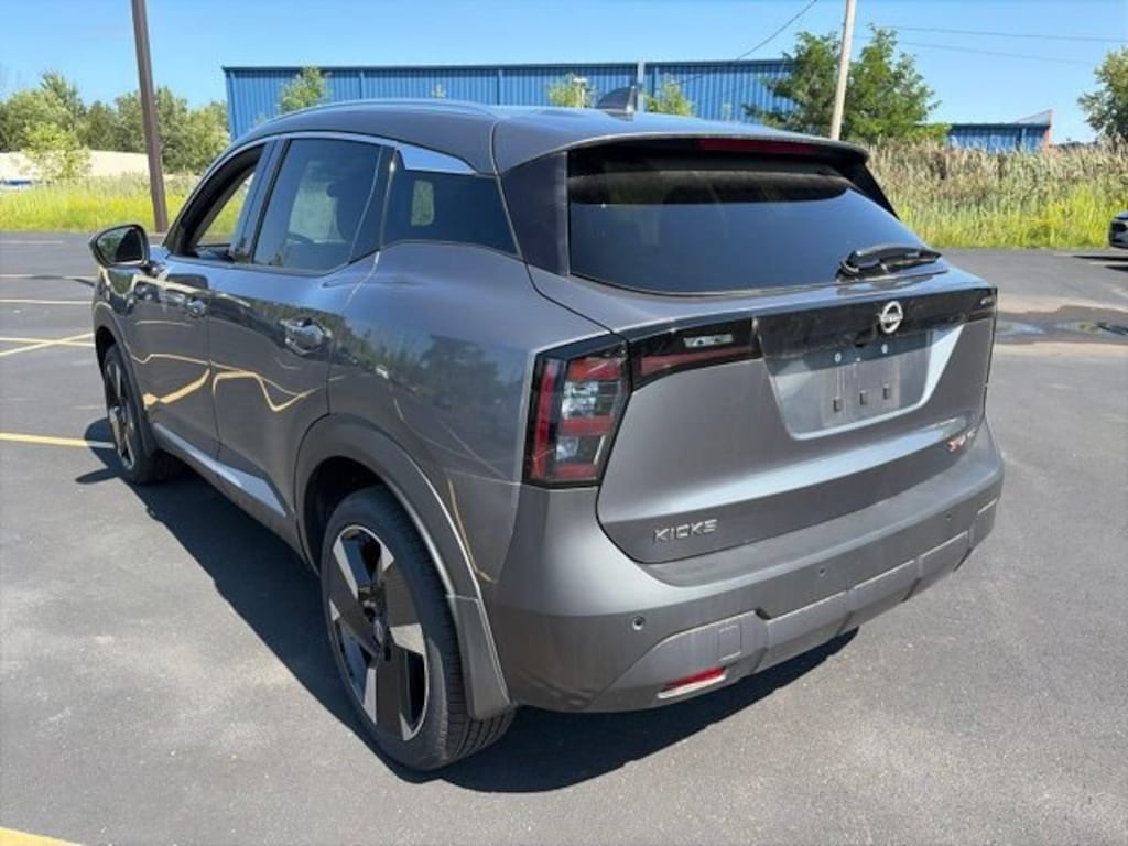 Used 2025 Nissan Kicks SR SUV