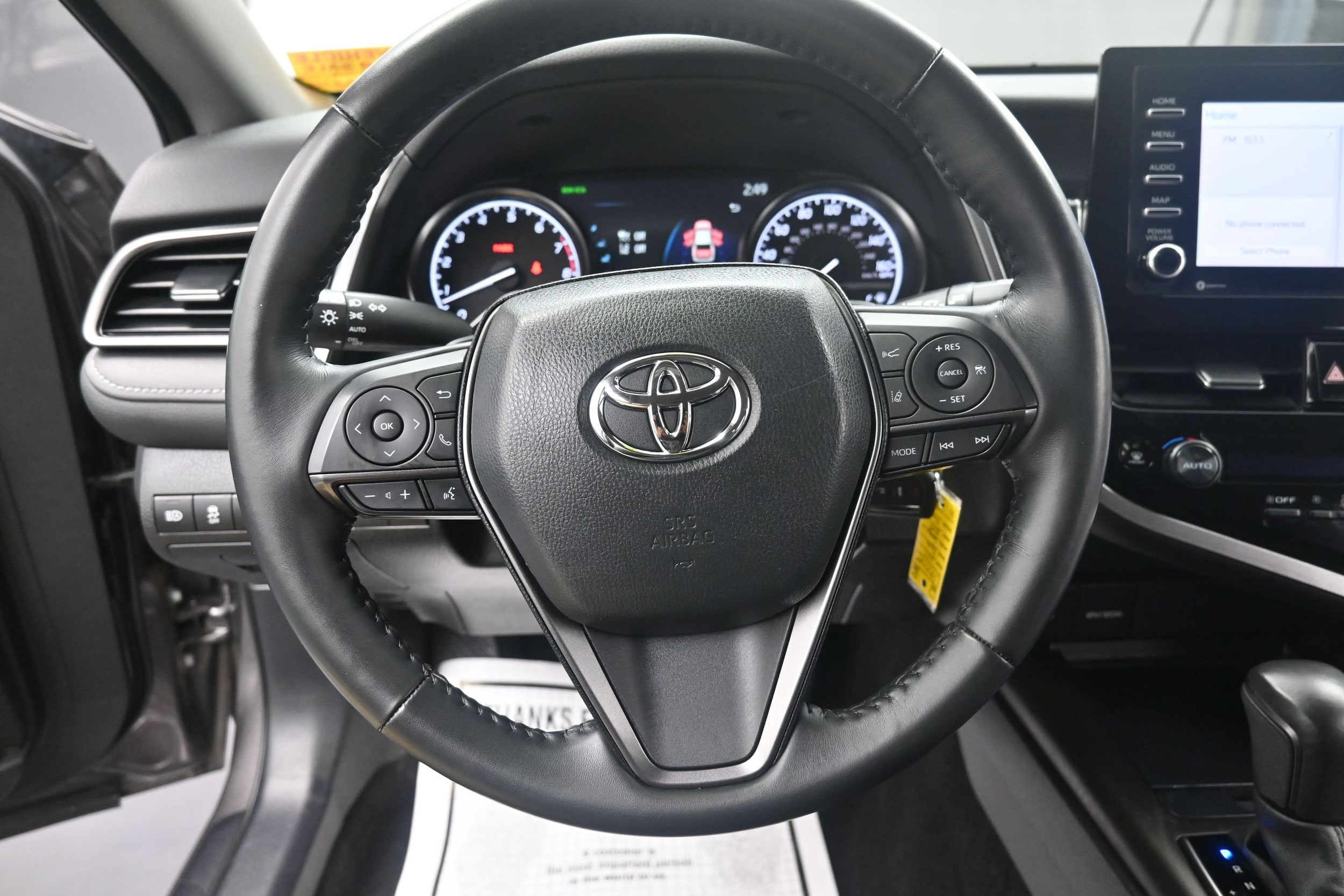 2023 Toyota Camry SE - Photo 23