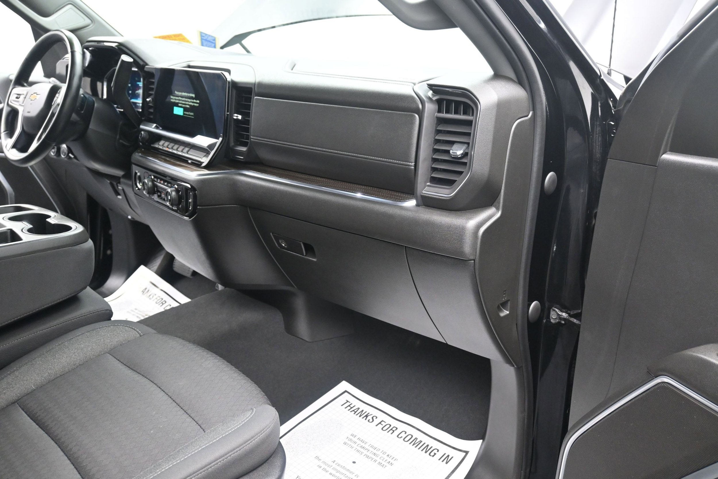 2023 Chevrolet Silverado 1500 LT - Photo 26