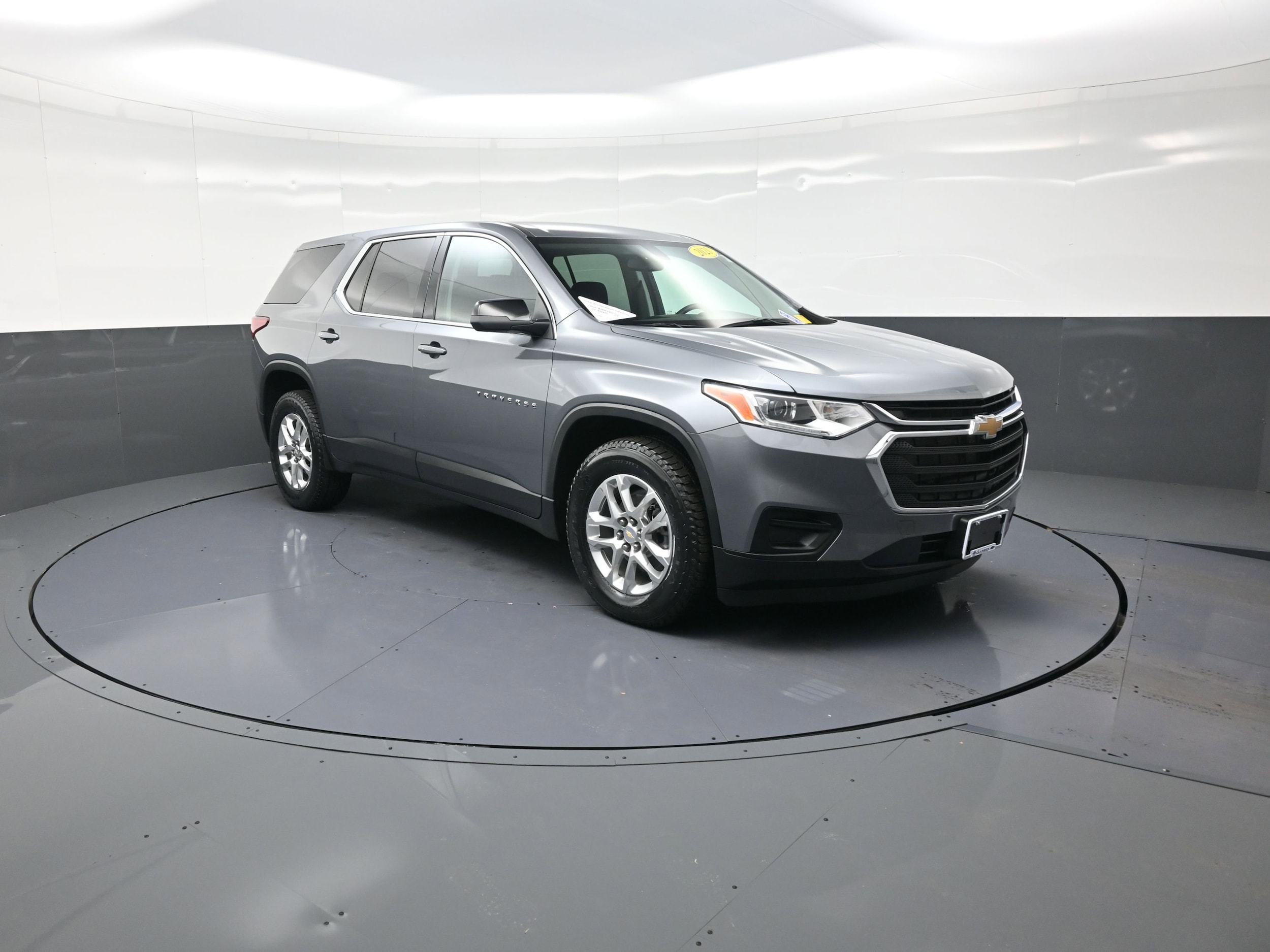 2021 Chevrolet Traverse LS's photo