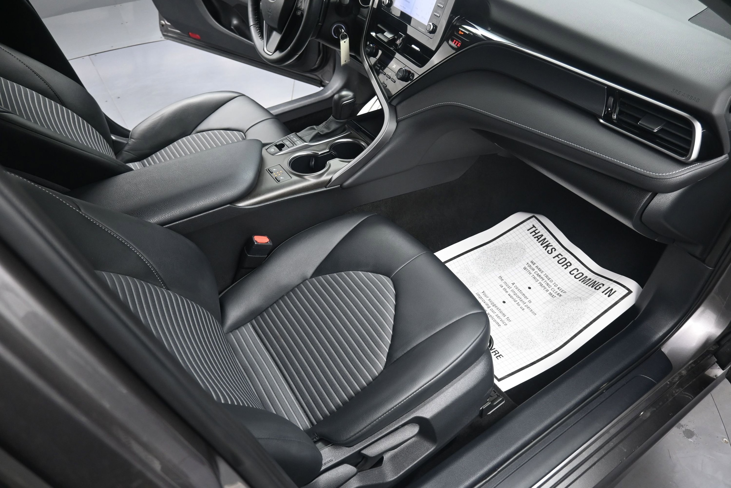 2023 Toyota Camry SE - Photo 33