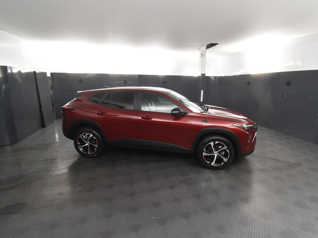Used 2025 Chevrolet Trax 1RS SUV