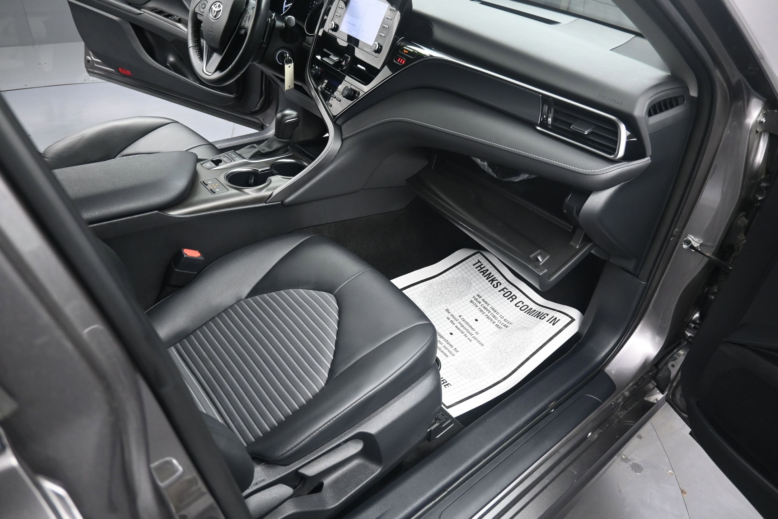 2023 Toyota Camry SE - Photo 34