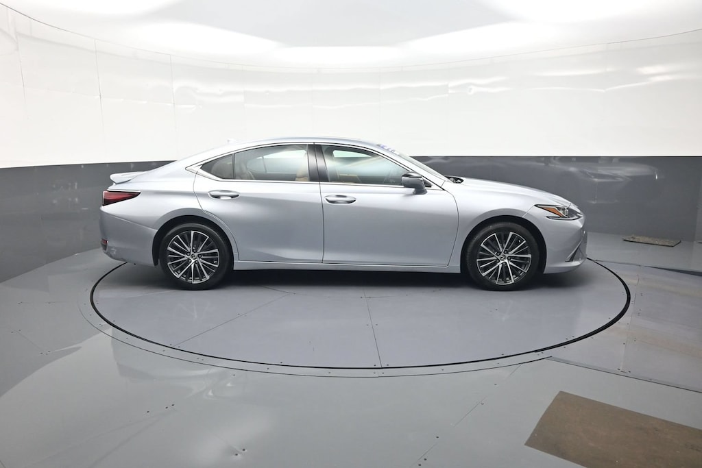Used 2023 Lexus ES 250 Sedan