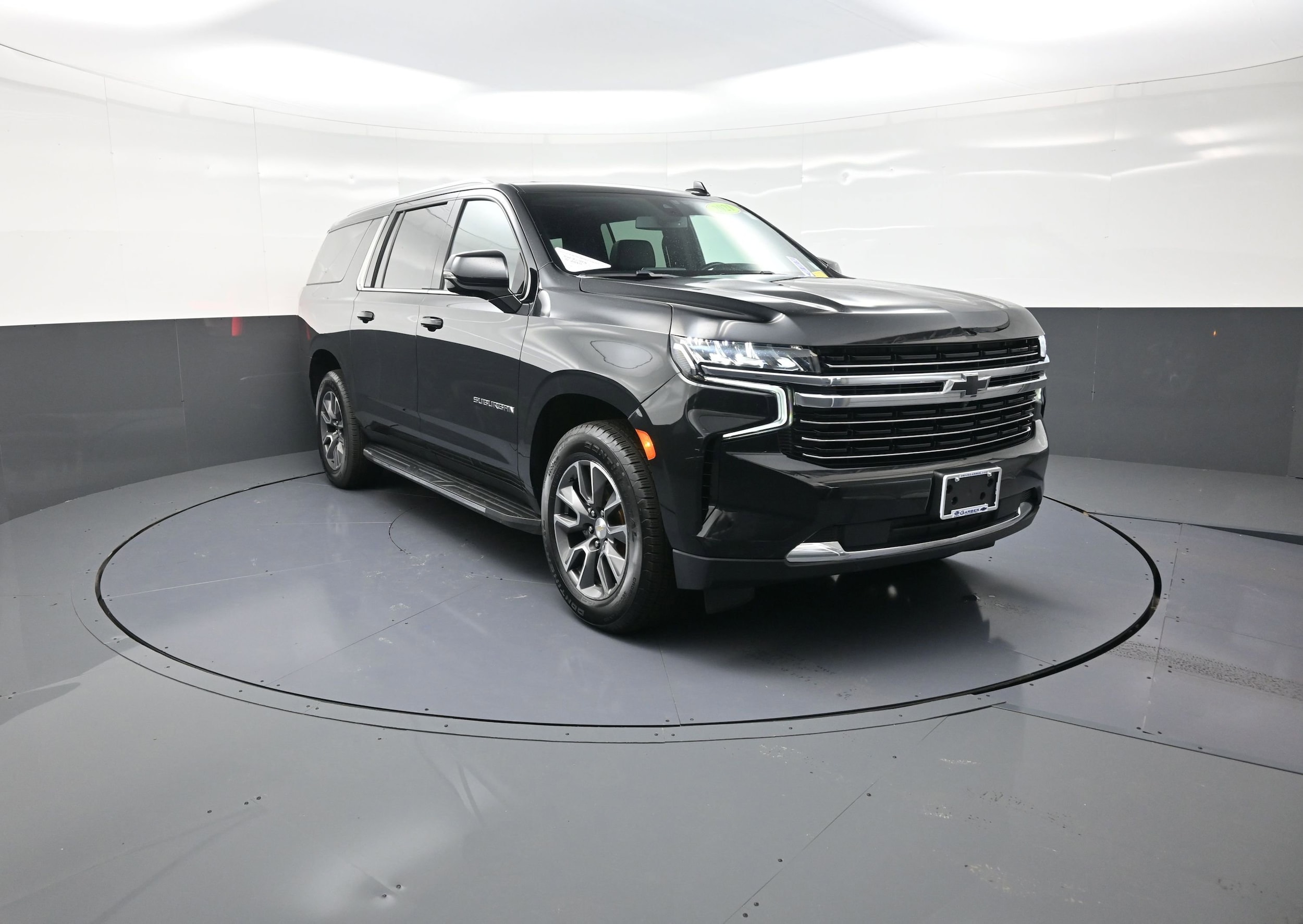 2021 Chevrolet Suburban LT's photo