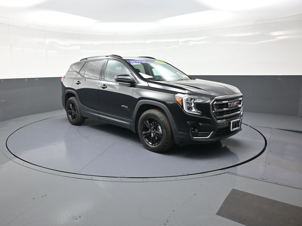 Used 2024 GMC Terrain AT4 SUV