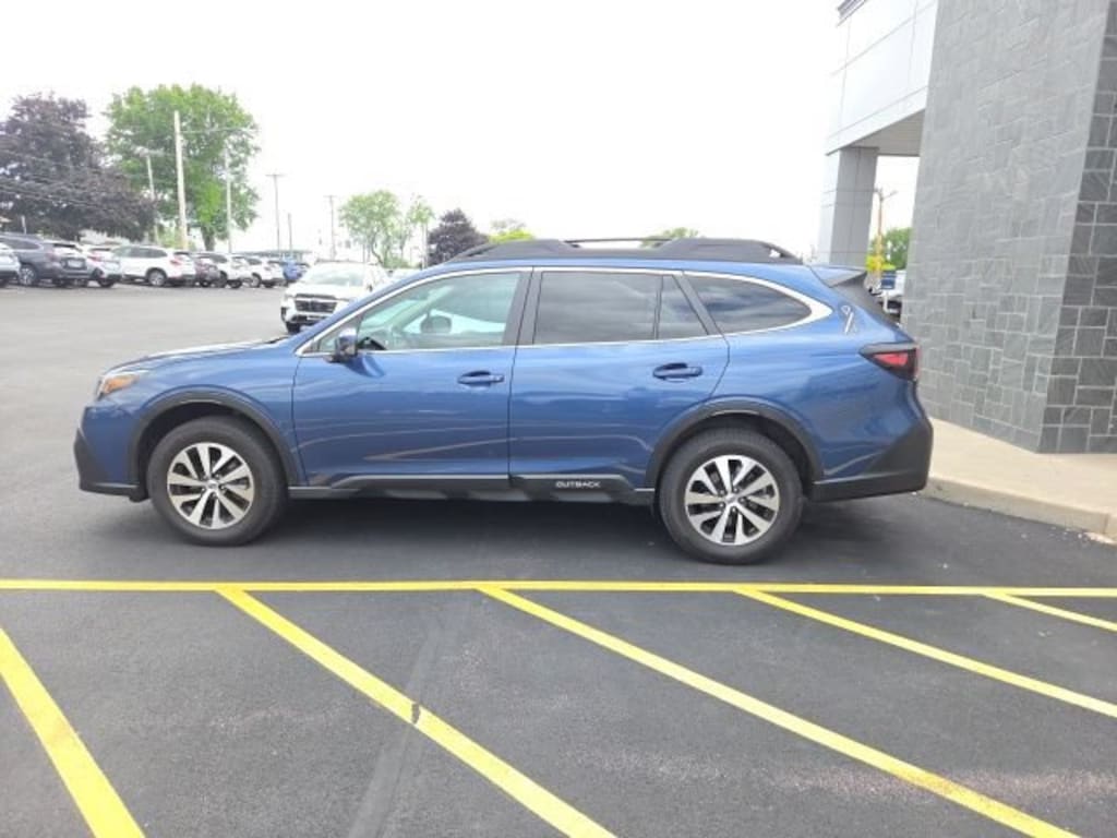 Used 2021 Subaru Outback Premium SUV