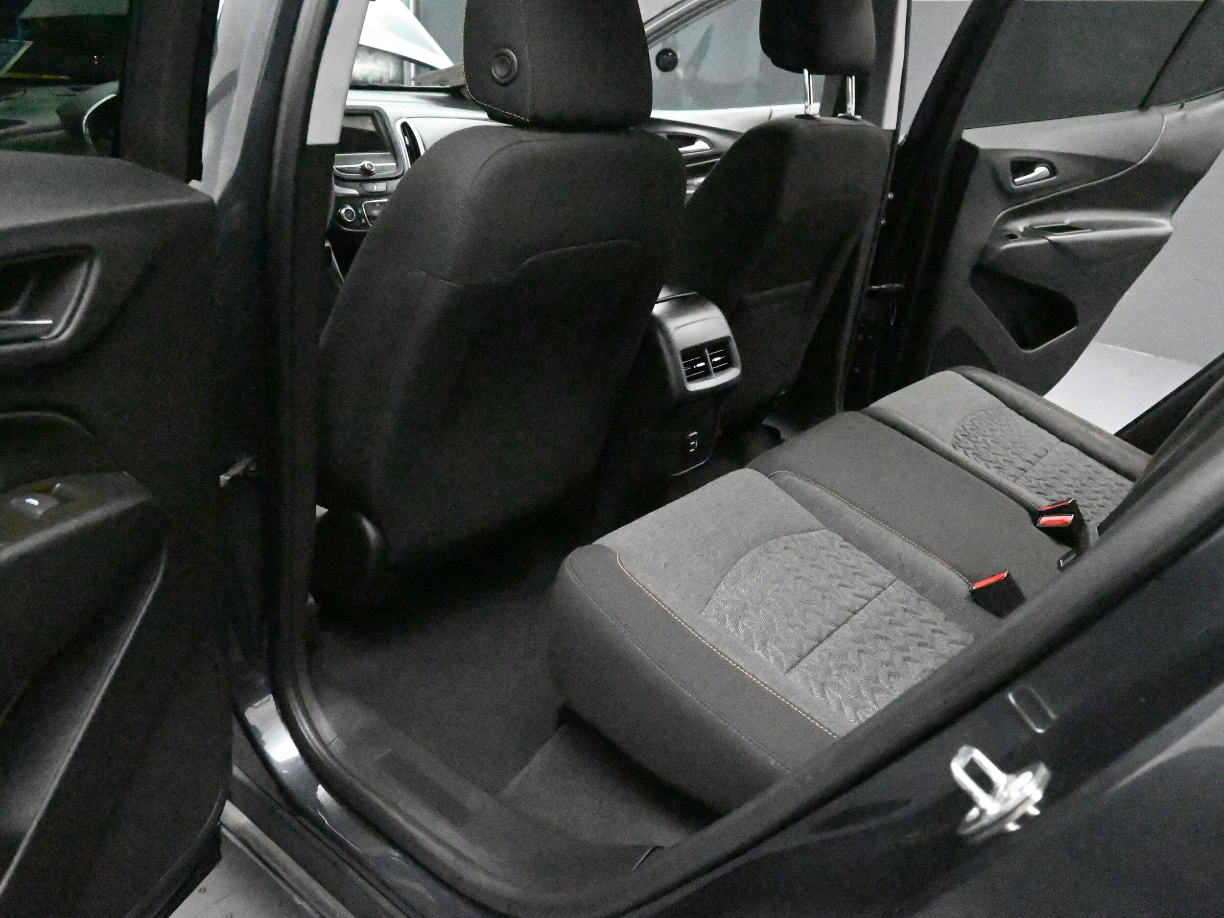 2023 Chevrolet Equinox LT - Photo 37