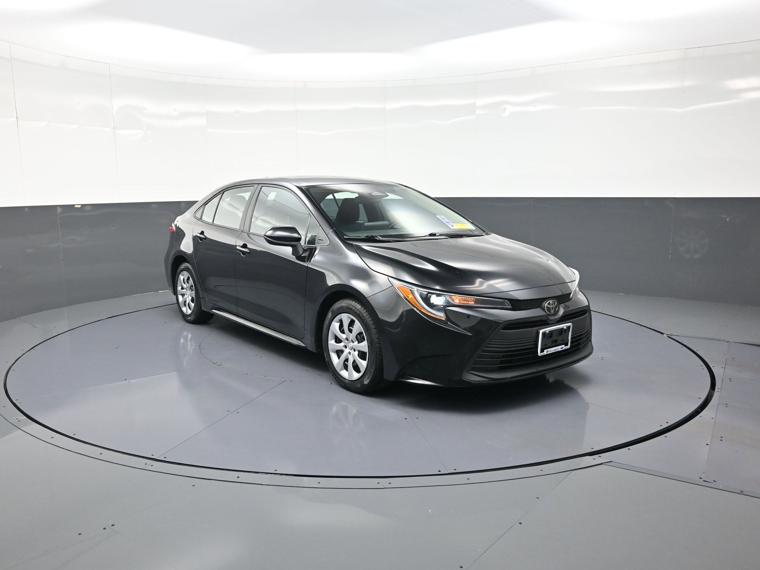 2023 Toyota Corolla LE's photo