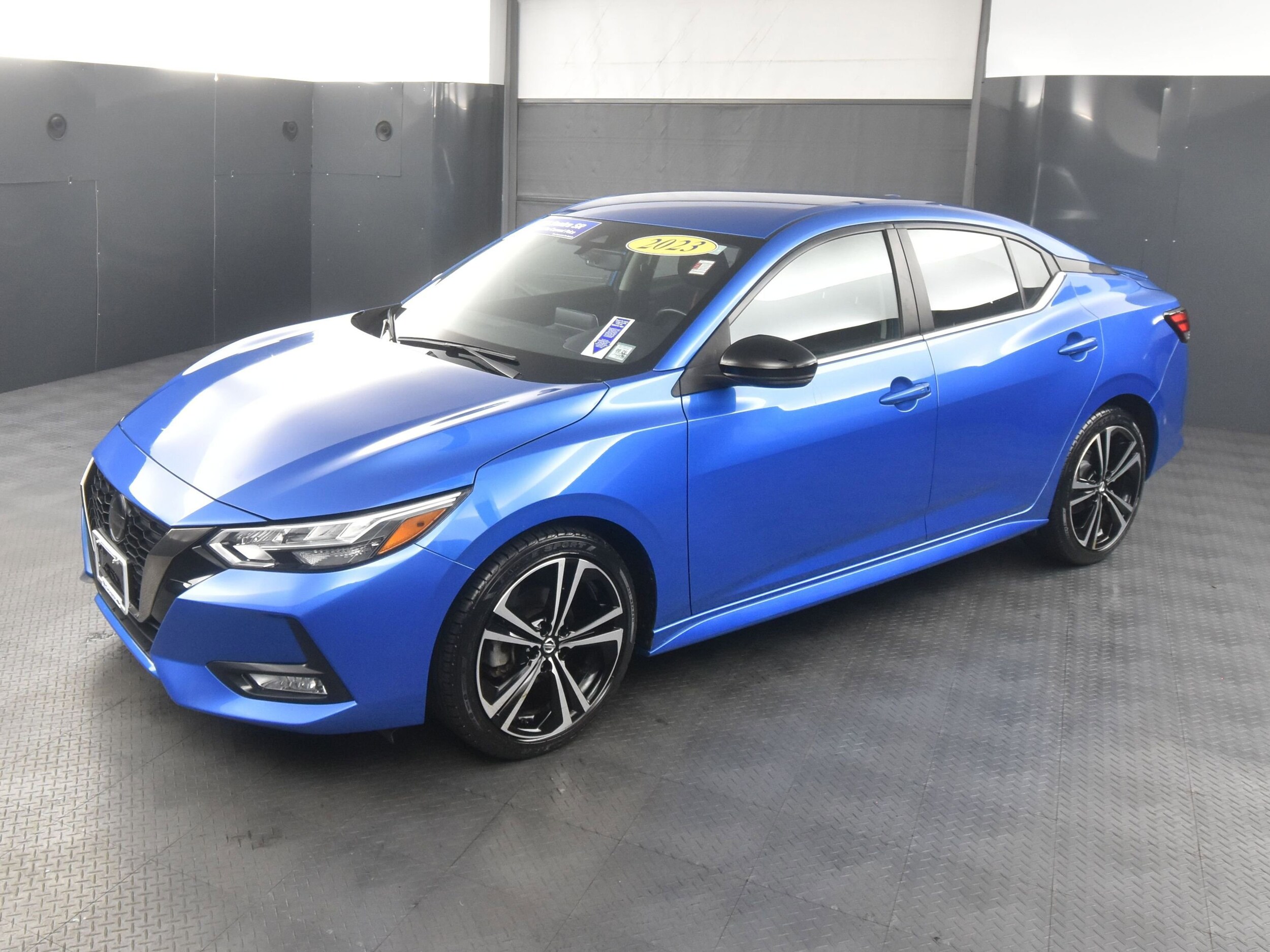 2023 Nissan Sentra SR photo 2
