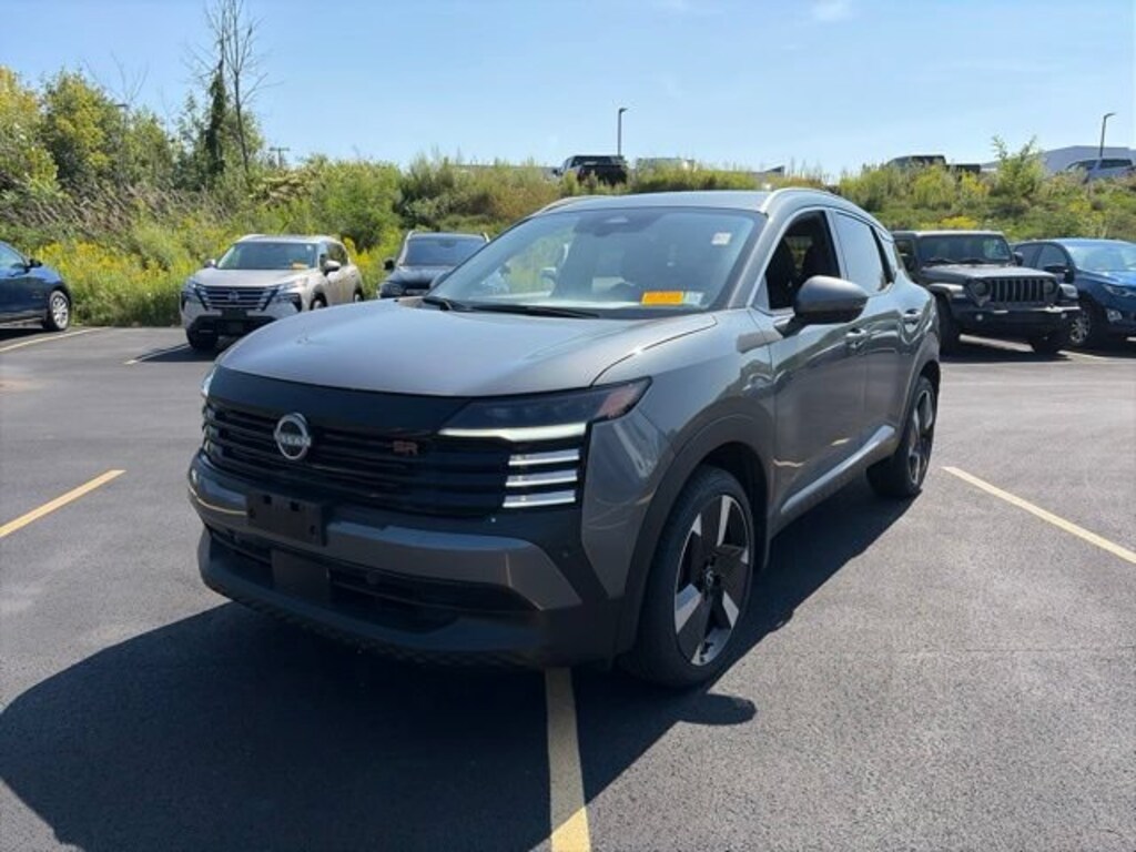 Used 2025 Nissan Kicks SR SUV