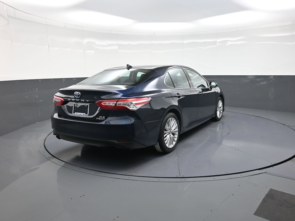 Used 2020 Toyota Camry Hybrid XLE Sedan
