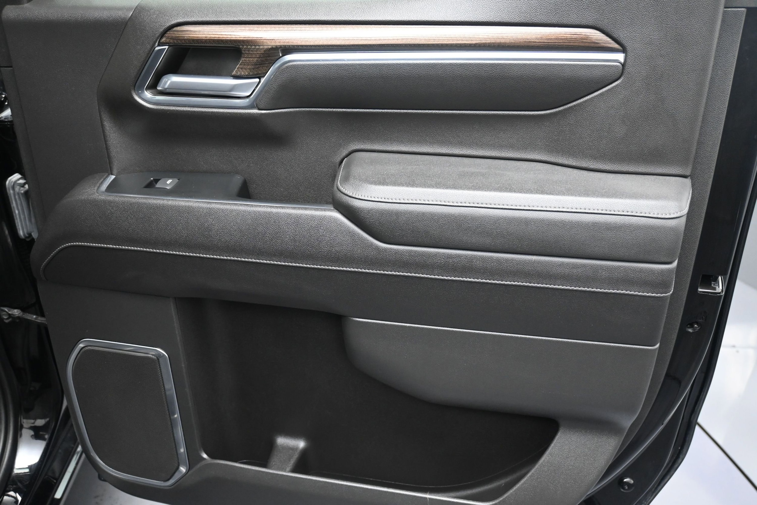 2023 Chevrolet Silverado 1500 LT - Photo 28